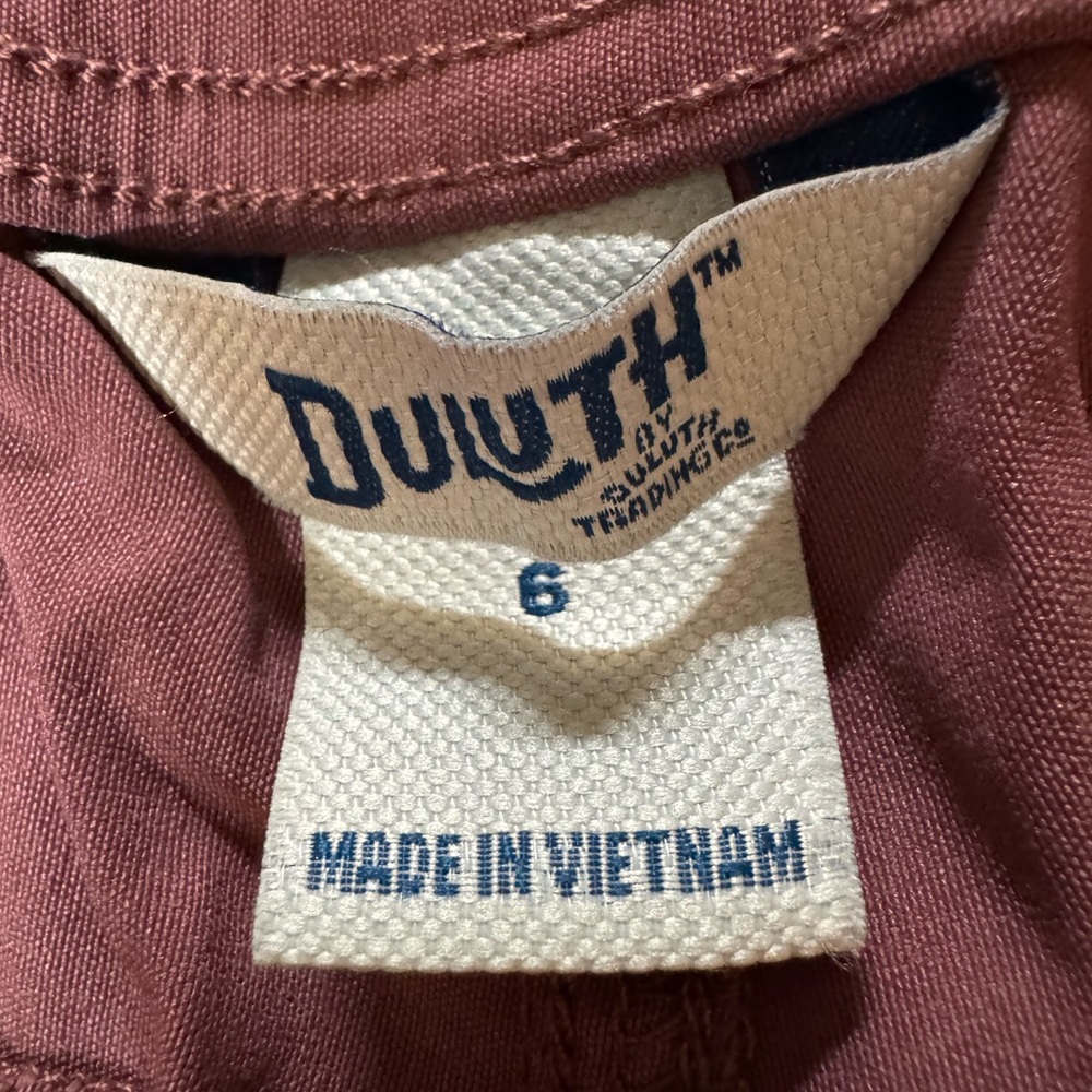 Women’s Duluth Cargo Shorts - Picture 3 of 4